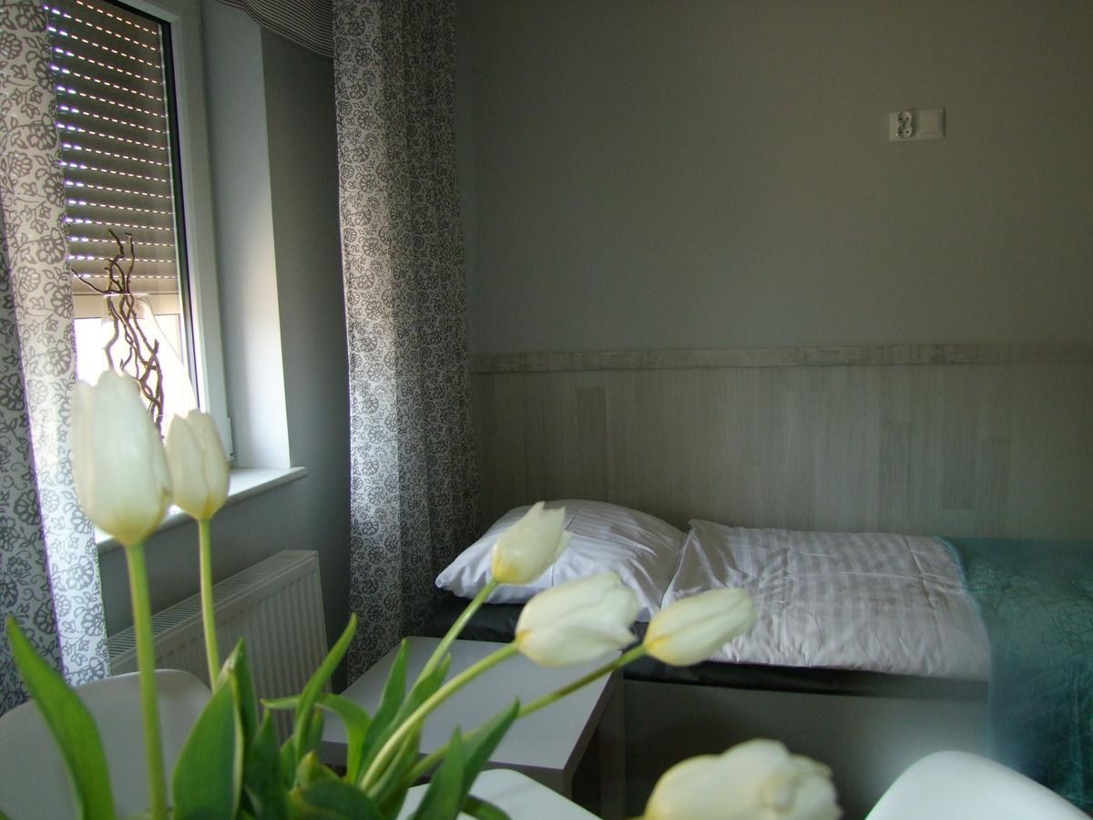Appartement U Henriety à Wojnowice  Extérieur photo